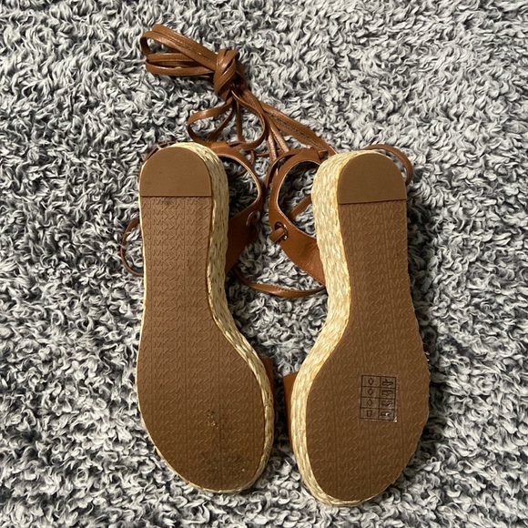 MICHAEL by Michael Kors Wedged Heels | Women’s Size 8 - Picture 4 of 5
